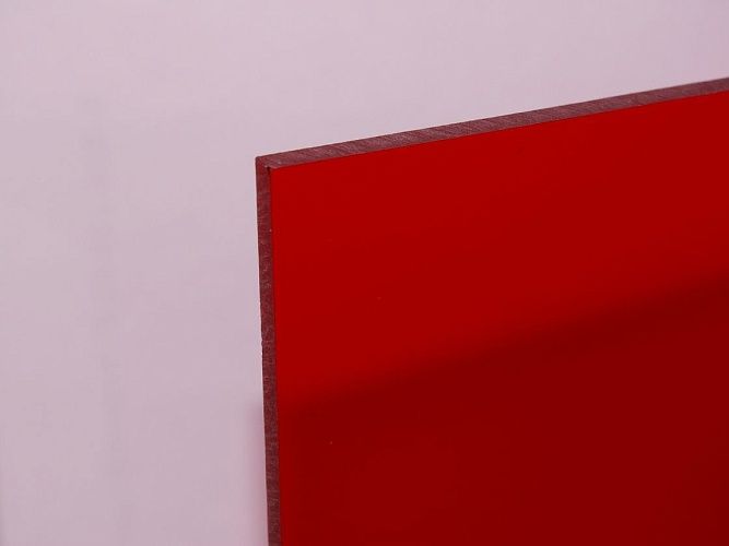 Монолитный поликарбонат Монолитный поликарбонат 3 мм (2,05 х 3,05м, красный)