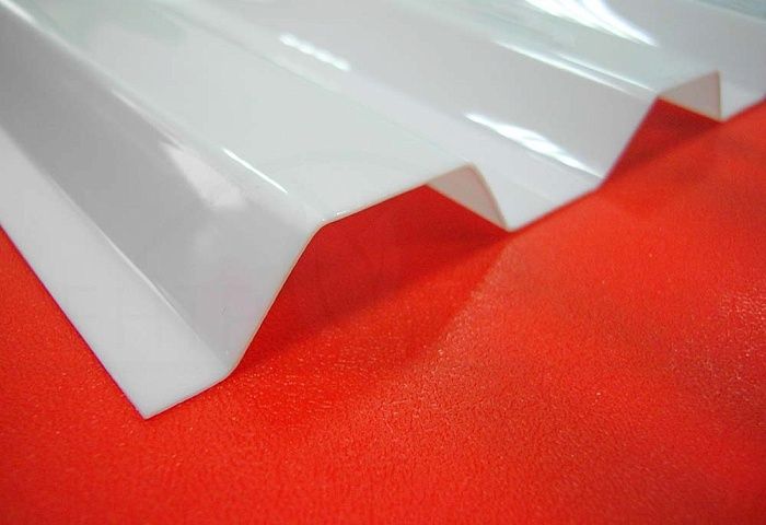 Профилированный поликарбонат Профилированный поликарбонат 1,3 мм (1,05 х 2м,  белый)